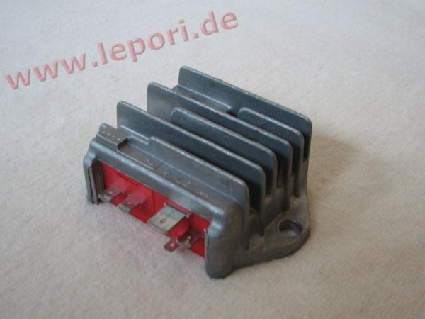 Lichtmaschinenregler 30A für Microcar